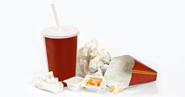 Nowy raport pokazuje, że opakowania żywności zawierają szkodliwe trwałe związki chemiczne