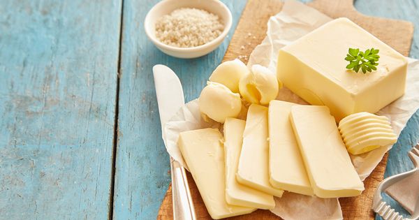 Czy masło lepiej przechowywać w temperaturze pokojowej czy w lodówce?